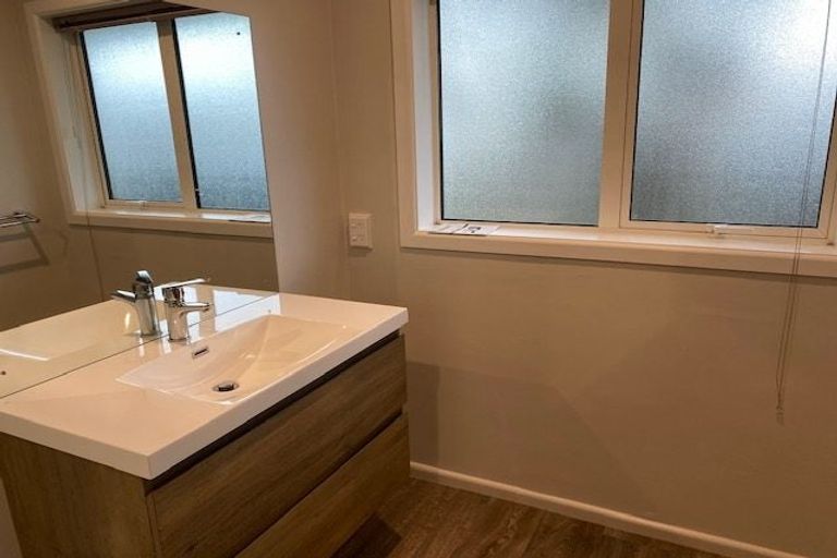 Photo of property in 33 Woodbury Street, Avonhead, Christchurch, 8042