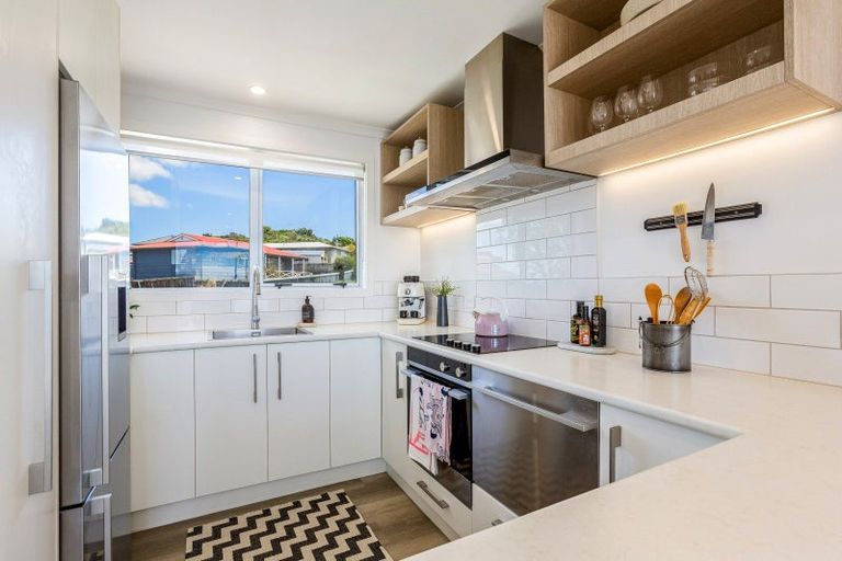 Photo of property in 26 Sombrero View, Ascot Park, Porirua, 5024