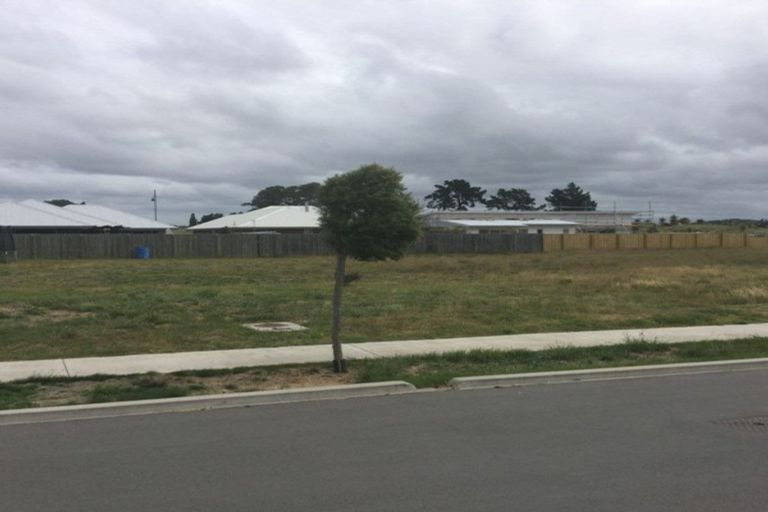 Photo of property in 6 Kahuraki Drive, Pegasus, 7612