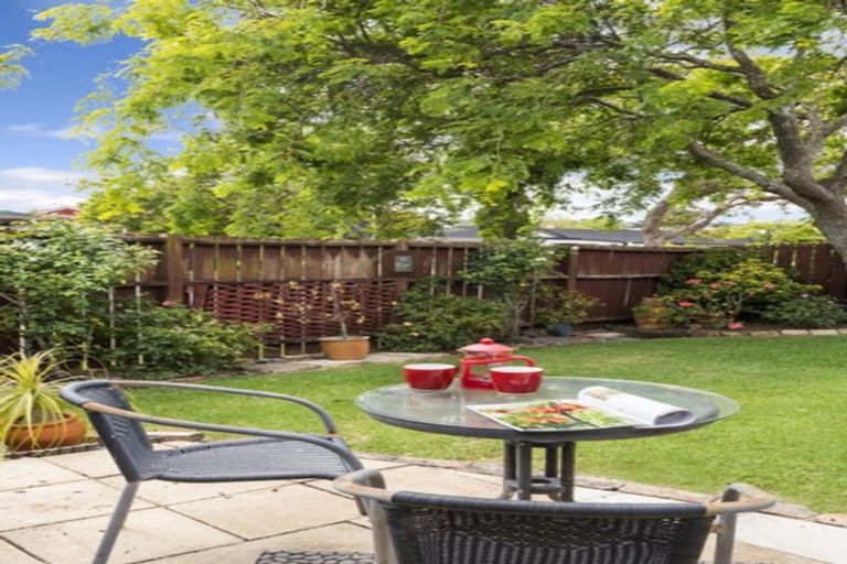 Photo of property in 1/17 Liam Place, Half Moon Bay, Auckland, 2012