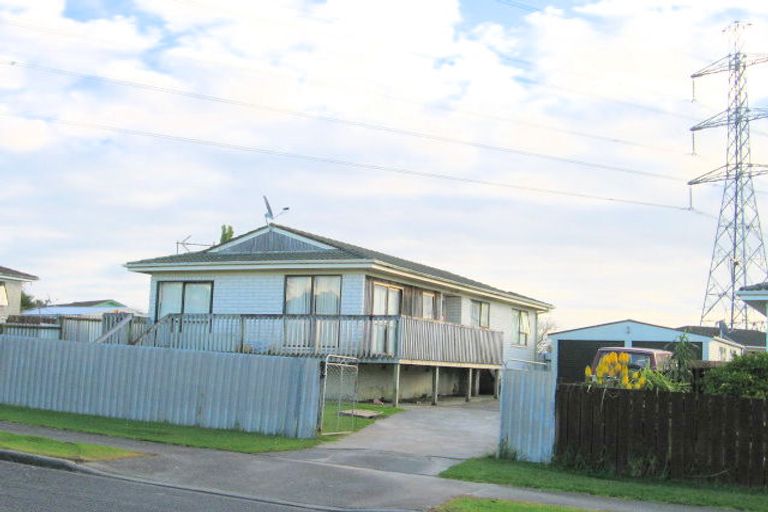 Photo of property in 9 Darnell Crescent, Clover Park, Auckland, 2019