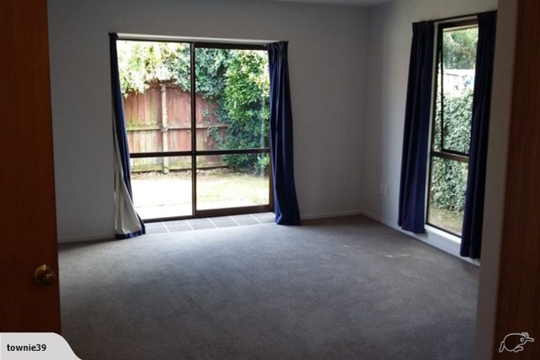 Photo of property in 2/7 Clipston Place, Halswell, Christchurch, 8025