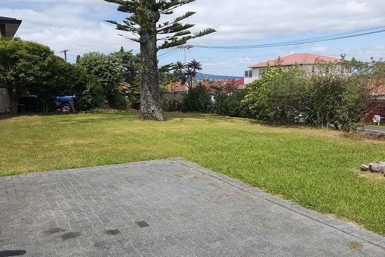 Photo of property in 55 Forrest Hill Road, Milford, Auckland, 0620