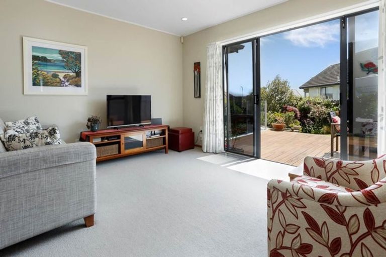 Photo of property in 18 Sharples Place, Somerville, Auckland, 2014