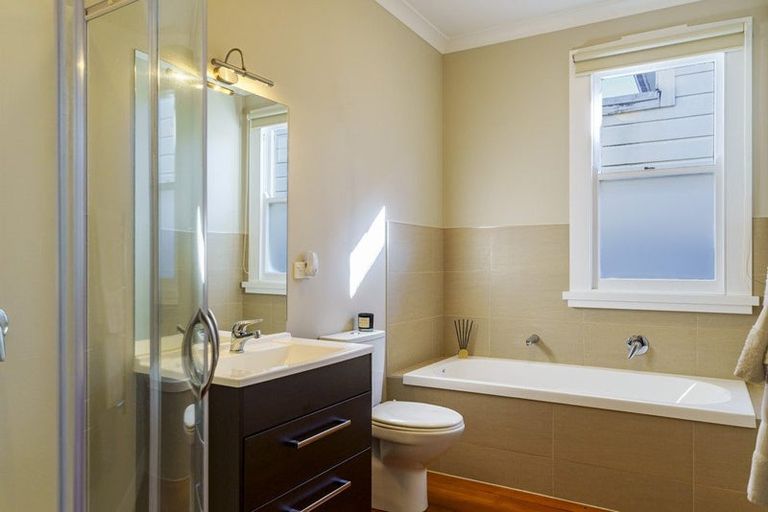 Photo of property in 76 Vigor Brown Street, Napier South, Napier, 4110