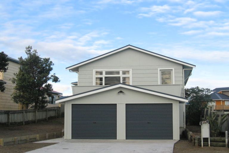 Photo of property in 10 Babbacombe Avenue, Otaki Beach, Otaki, 5512