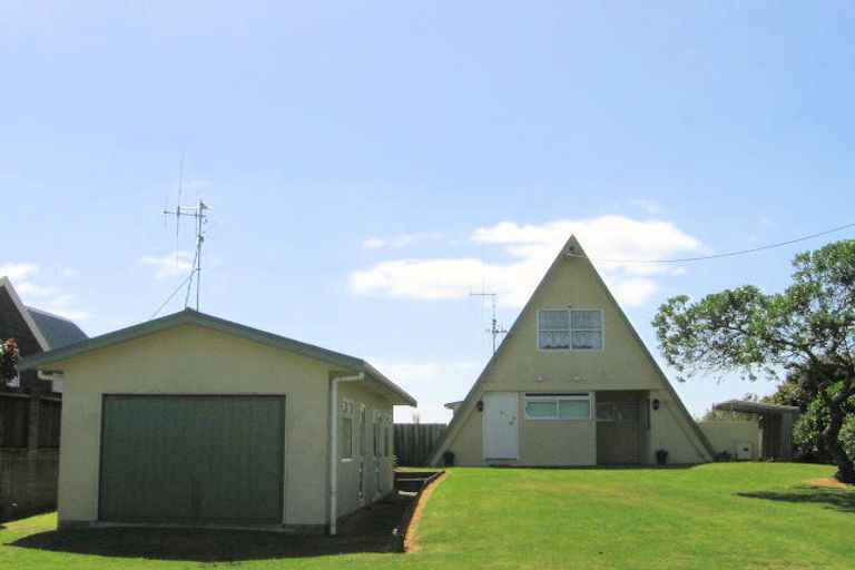 Photo of property in 43 Motiti Road, Papamoa Beach, Papamoa, 3118