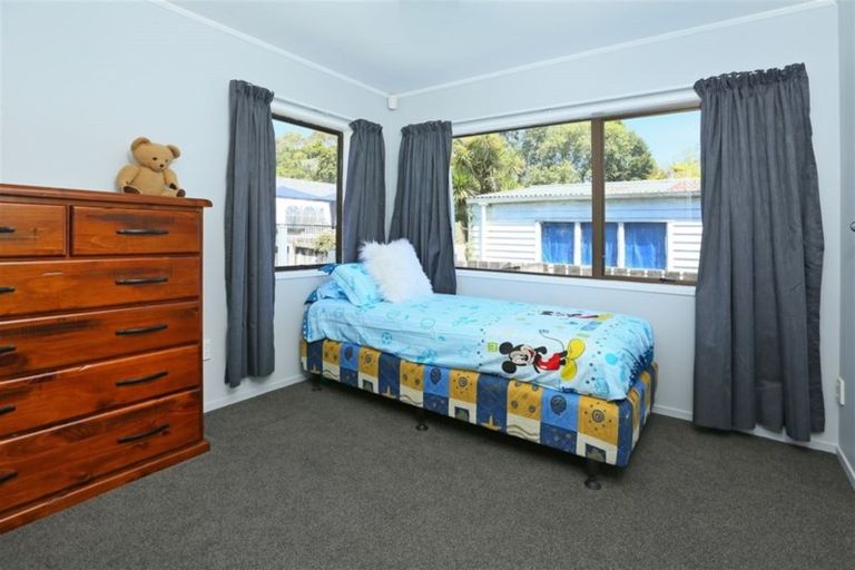Photo of property in 5 Coey Place, Glen Eden, Auckland, 0602