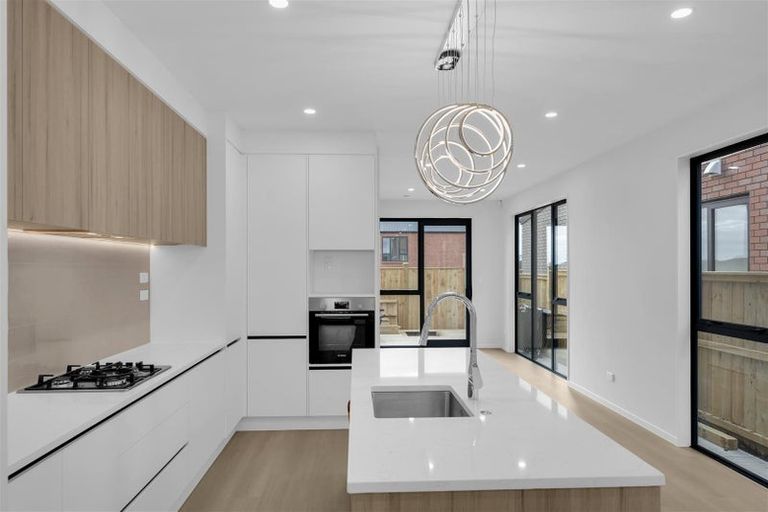 Photo of property in 14 Waimarie Drive, Karaka, 2578