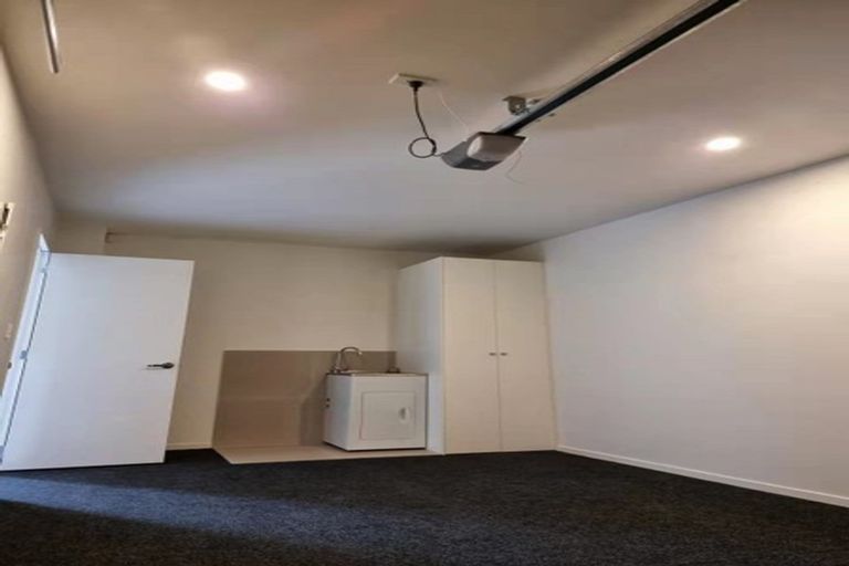 Photo of property in 114c Bruce Mclaren Road, Henderson, Auckland, 0612