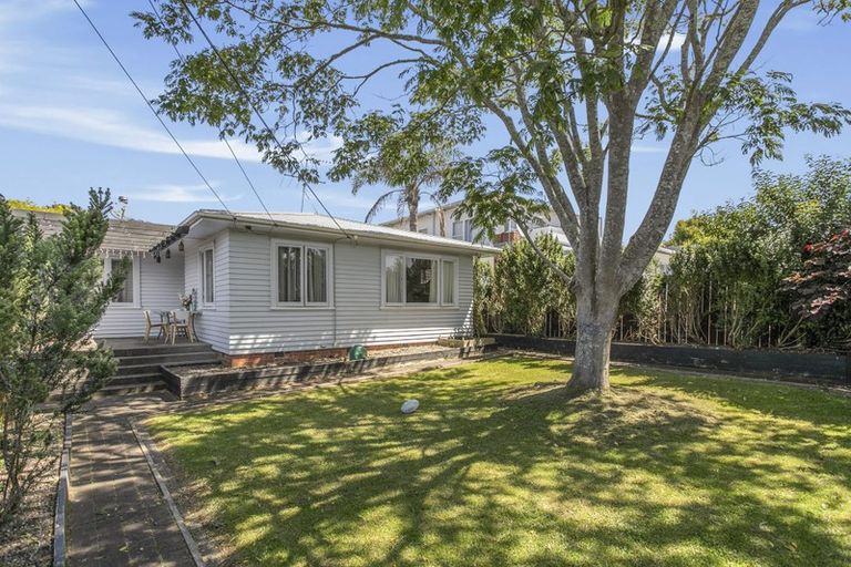 Photo of property in 23 Mcintyre Road, Mangere Bridge, Auckland, 2022