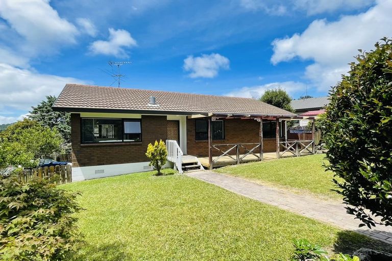 Photo of property in 1 John Webster Place, Glen Eden, Auckland, 0602