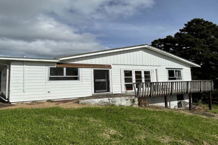 Photo of property in 57 Savoy Road, Glen Eden, Auckland, 0602