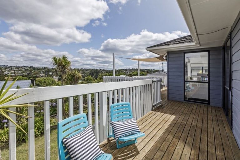 Photo of property in 2/7 Arran Road, Browns Bay, Auckland, 0630