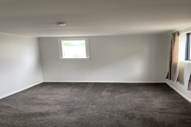 Photo of property in 32 Glamis Avenue, Strathmore Park, Wellington, 6022