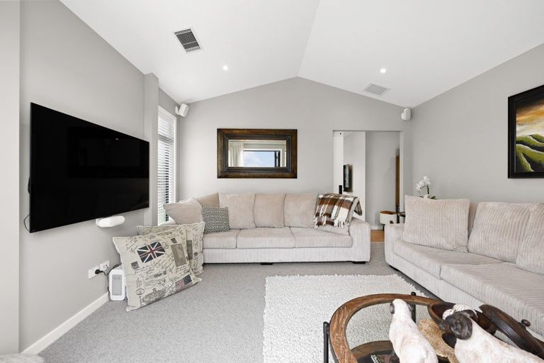 Photo of property in 92 Hugo Shaw Drive, Cambridge, 3434