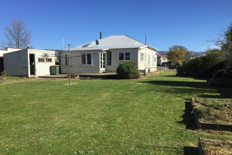 Photo of property in 37 Rhodes Street, Waimate, 7924