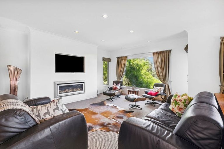 Photo of property in 117 Poplar Grove, Whalers Gate, New Plymouth, 4310