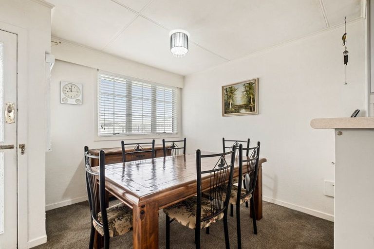 Photo of property in 220 Mangorei Road, Merrilands, New Plymouth, 4312
