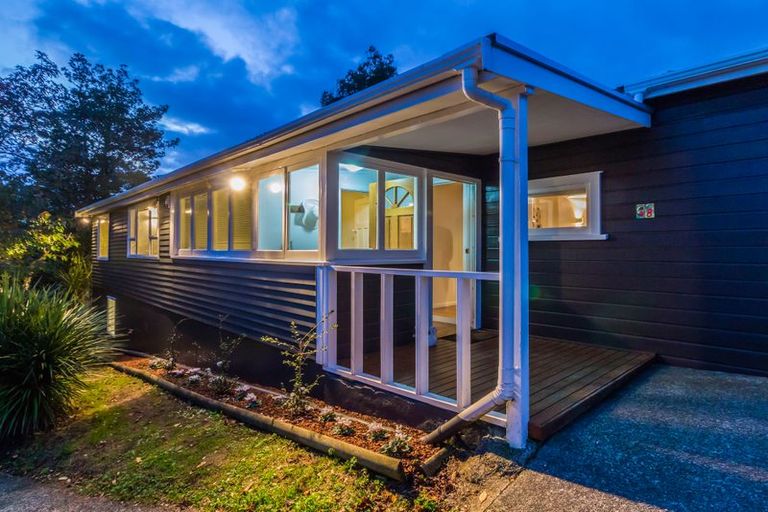 Photo of property in 38 Victory Road, Laingholm, Auckland, 0604