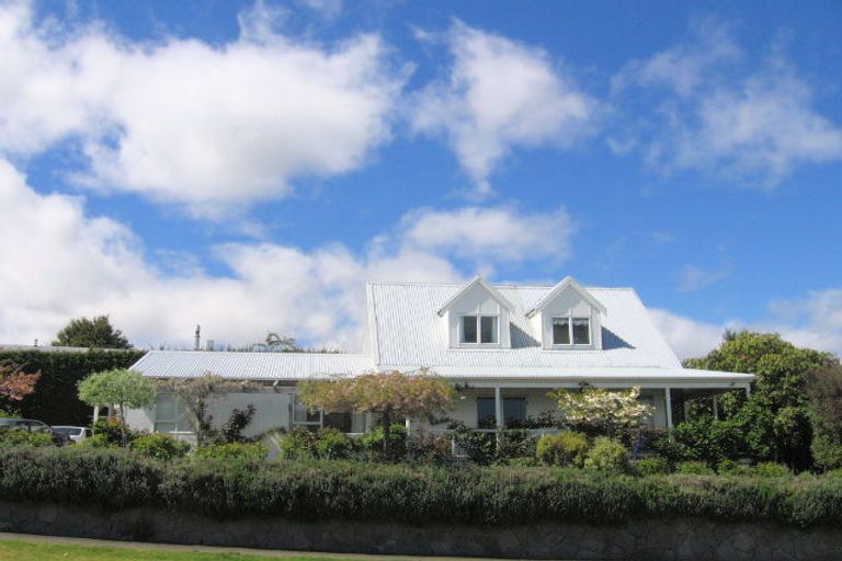 Photo of property in 4 Richmond Avenue, Richmond Heights, Taupo, 3330
