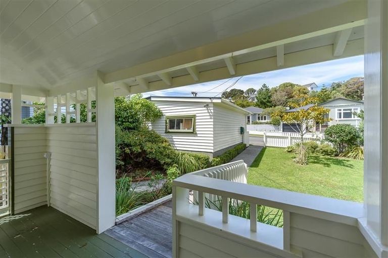 Photo of property in 14 Firth Terrace, Karori, Wellington, 6012