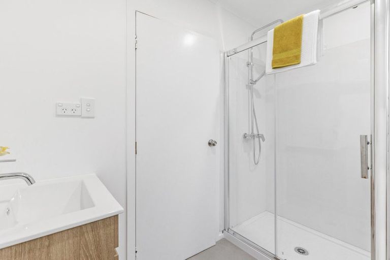 Photo of property in 40b Tiroroa Avenue, Te Atatu South, Auckland, 0610