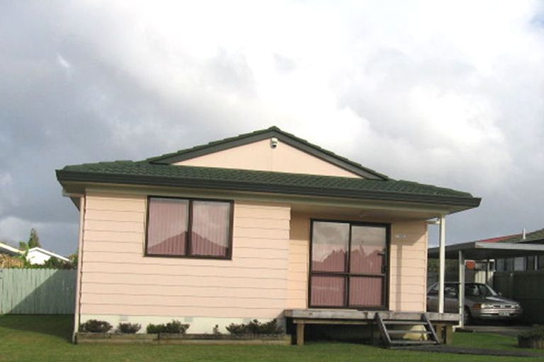 Photo of property in 1/217 Waitemata Drive, Ranui, Auckland, 0612