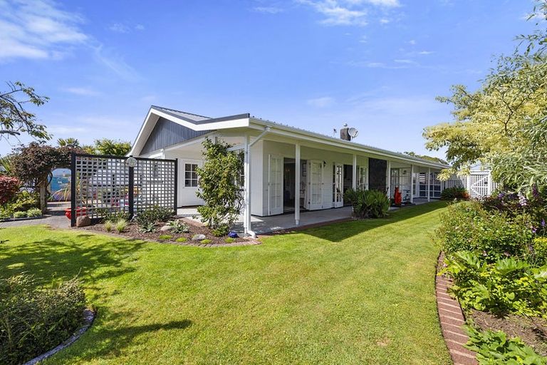 Photo of property in 29 Nevada Drive, Merrilands, New Plymouth, 4312