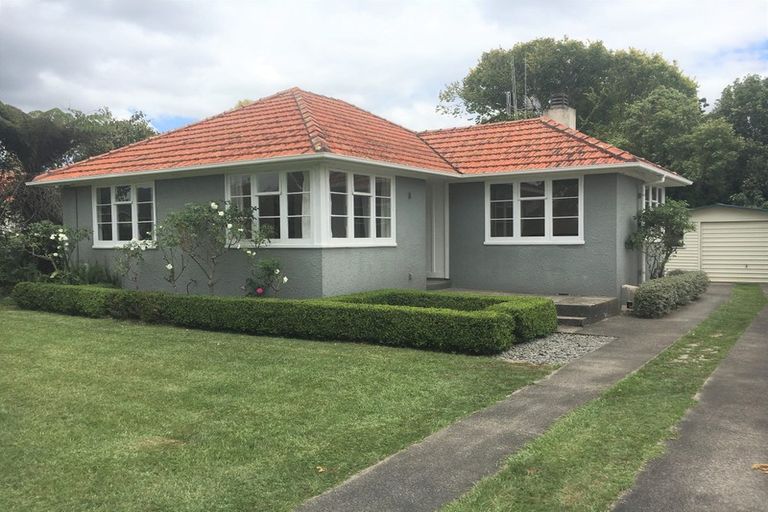 Photo of property in 8 Armitage Place, Fairfield, Hamilton, 3214