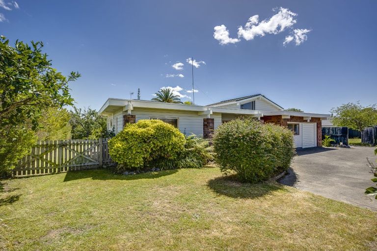 Photo of property in 16 Ngarimu Crescent, Taradale, Napier, 4112