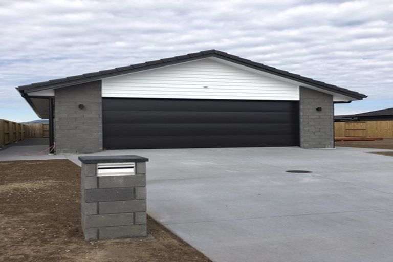 Photo of property in 10 Bill Miller Drive, Papamoa, 3118