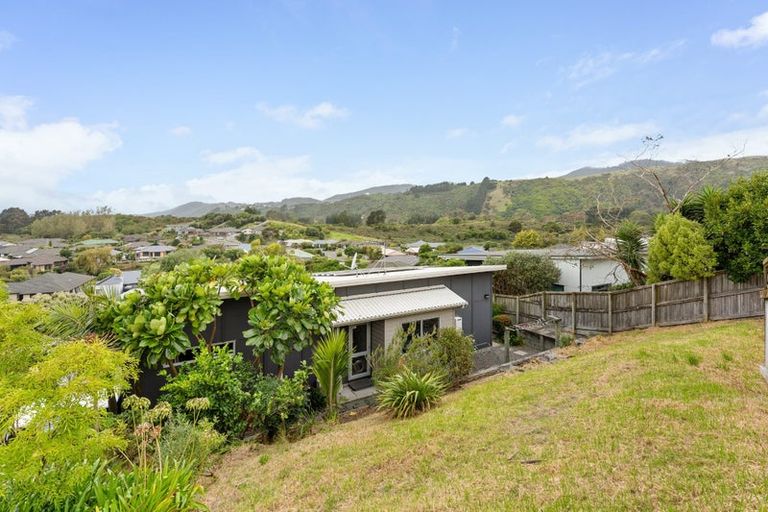 Photo of property in 14 Charlotte Way, Raumati South, Paraparaumu, 5032
