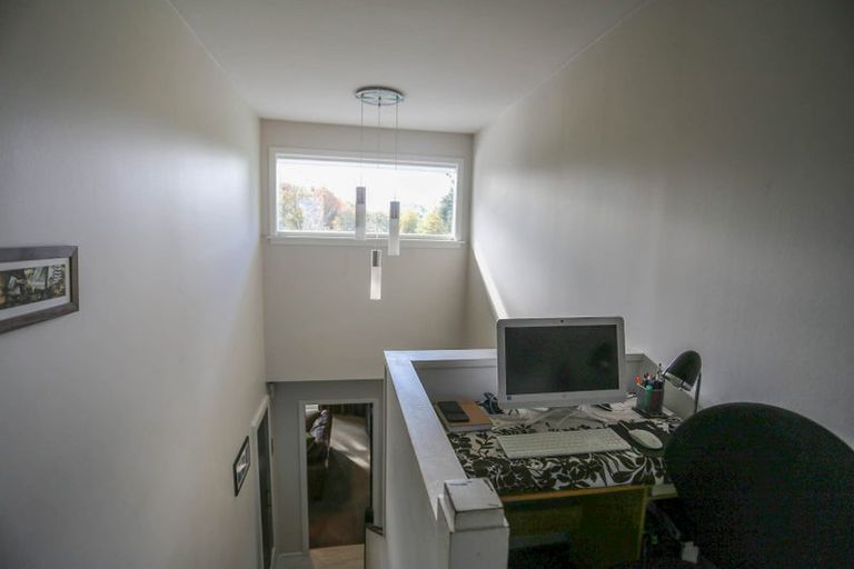 Photo of property in 2/2a Medbury Terrace, Fendalton, Christchurch, 8041