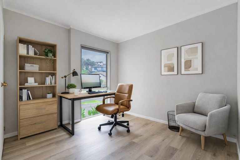 Photo of property in 44 De Havilland Drive, Goodwood Heights, Auckland, 2105