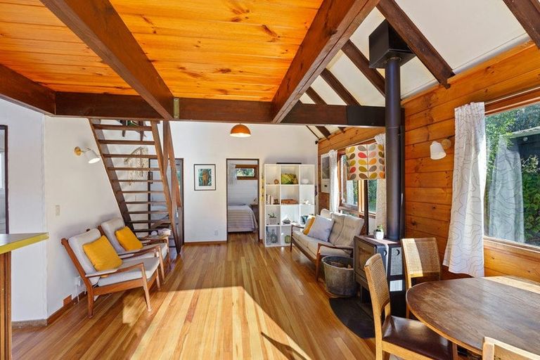 Photo of property in 33 William Street, Waikanae Beach, Waikanae, 5036