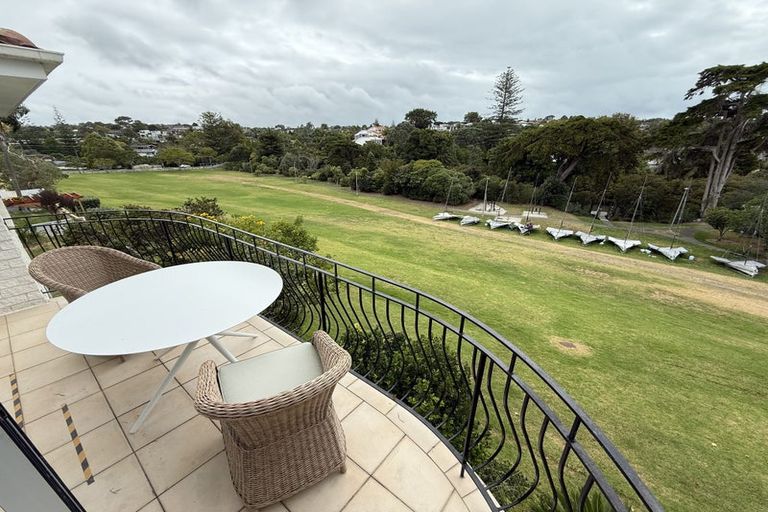 Photo of property in 13 Ellangowan Road, Waiake, Auckland, 0630