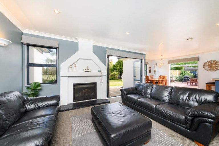 Photo of property in 8 Almond Grove, Feilding, 4702