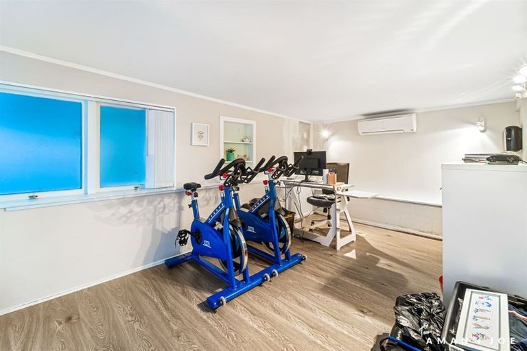 Photo of property in 739 Swanson Road, Swanson, Auckland, 0612