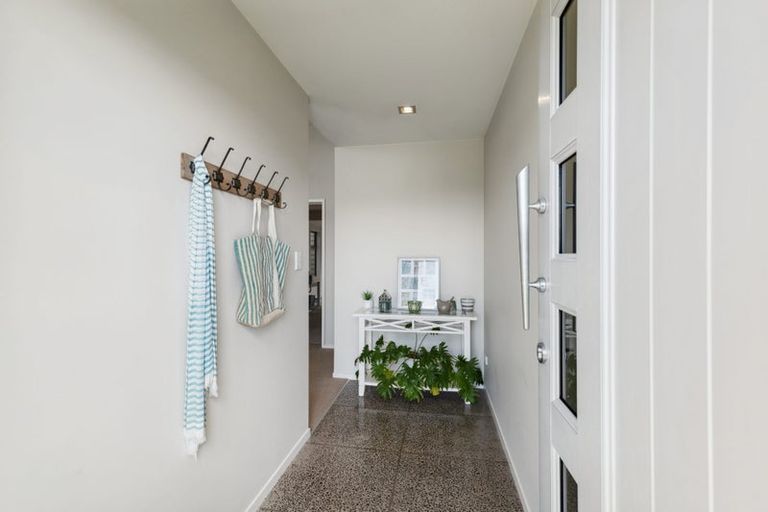 Photo of property in 1375 Carrington Road, Hurworth, New Plymouth, 4371