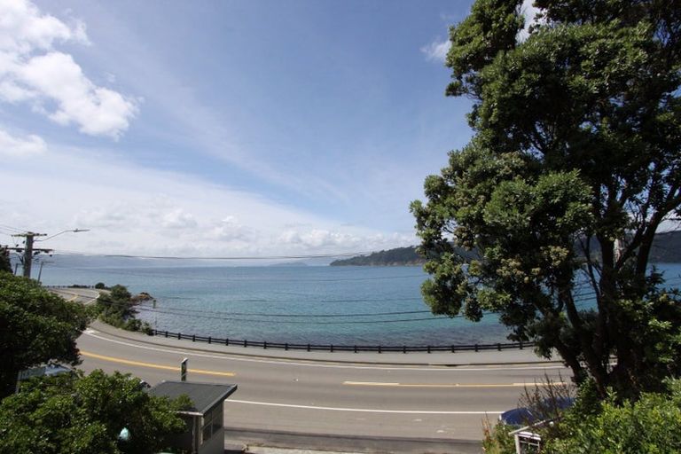 Photo of property in 2/136 Evans Bay Parade, Roseneath, Wellington, 6021