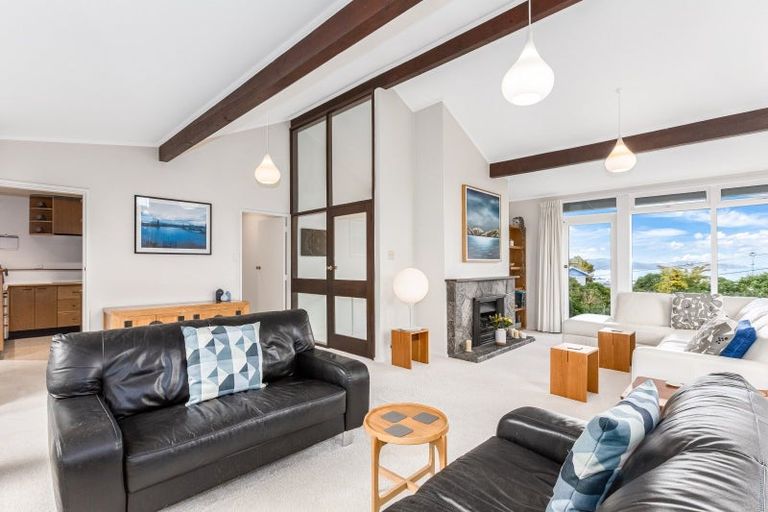 Photo of property in 5 Christina Grove, Normandale, Lower Hutt, 5010