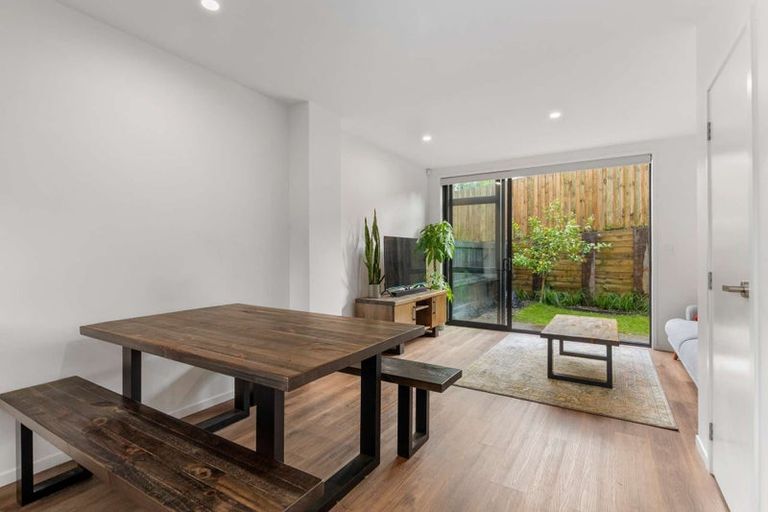 Photo of property in 12 Rara Lane, Manukau, Auckland, 2104