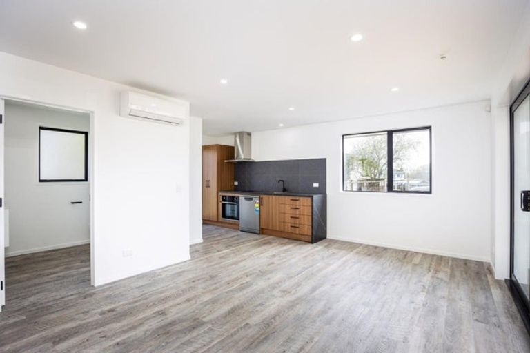 Photo of property in 6 Banks Street, Marfell, New Plymouth, 4310