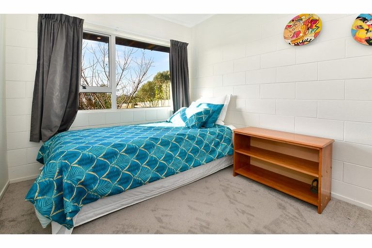Photo of property in 18a Tower Hill, Stanmore Bay, Whangaparaoa, 0930