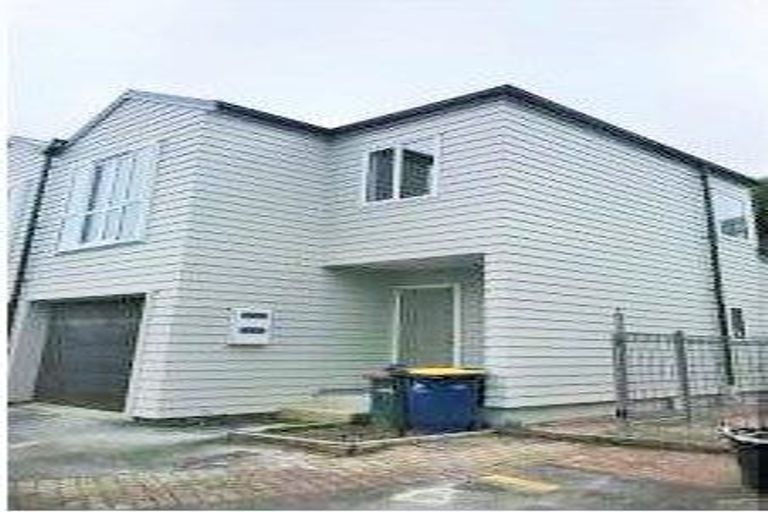 Photo of property in 13/30 John Jennings Drive, Oteha, Auckland, 0632