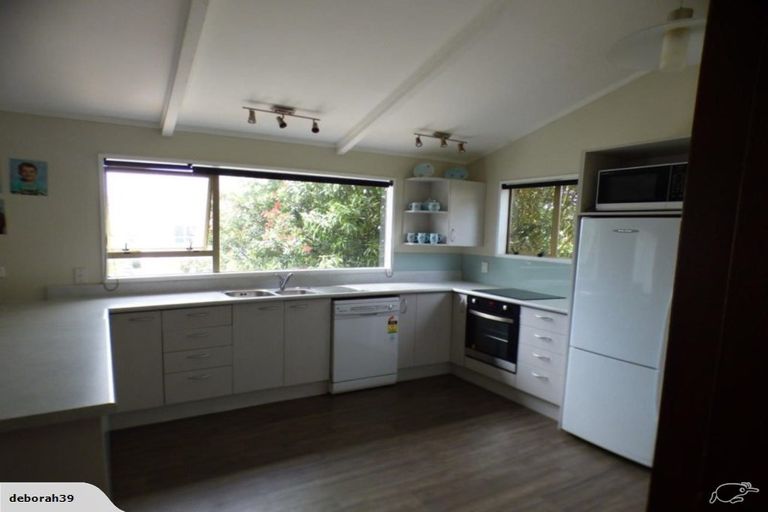 Photo of property in 48 Fyvie Avenue, Tawa, Wellington, 5028
