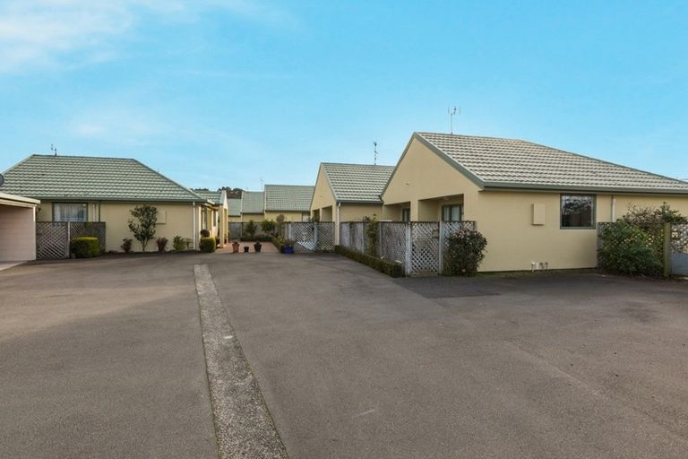 Photo of property in 2/90 Hawke Street, New Brighton, Christchurch, 8083