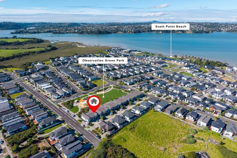 Photo of property in 21 Irving Place, Hobsonville, Auckland, 0616