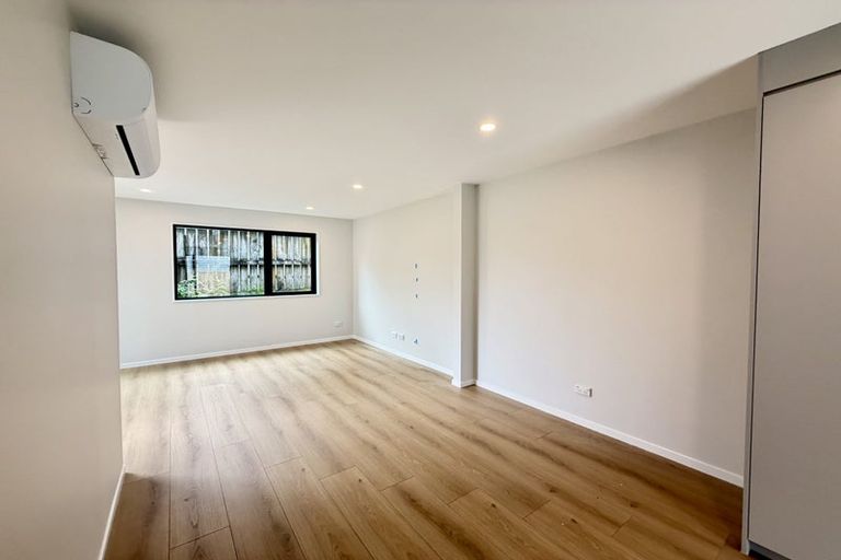 Photo of property in 58b Fitzherbert Avenue, West Harbour, Auckland, 0618